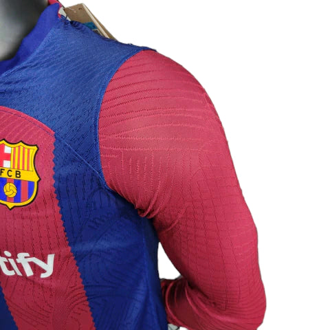 Camisa Manga Longa Barcelona I (Home) 23/24 - Jogador Masculina - Vermelho e Azul - Manto Elegante