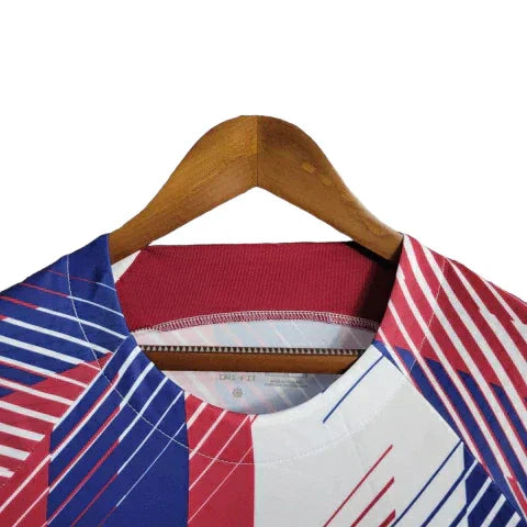 Camisa de Treino Barcelona 23/24 - Torcedor Masculina - Branco, Vermelho e Azul - Manto Elegante