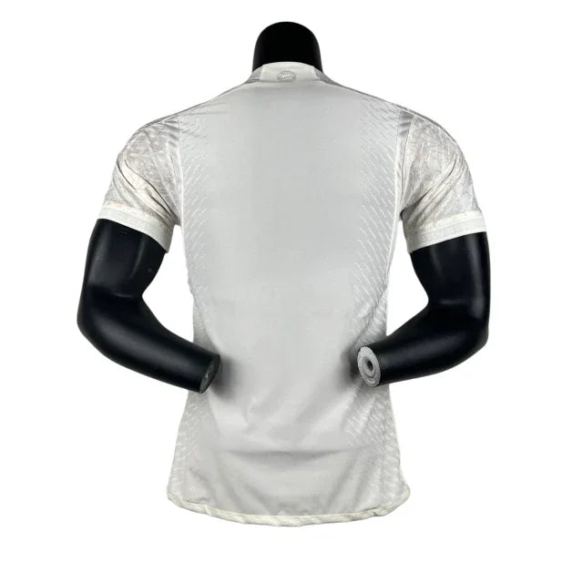 Camisa Bayern de Munique III (Third) 23/24 - Jogador Masculina - Branco - Manto Elegante
