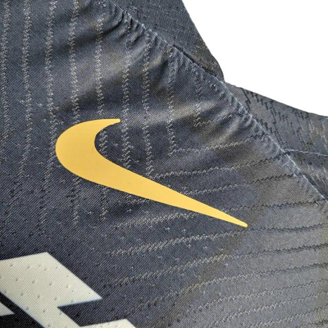 Camisa Pumas do México III (Third) 23/24 - Jogador Masculina - Azul Marinho e Dourado - Manto Elegante