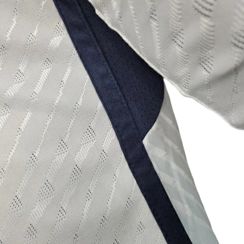 Camisa Manga Longa Real Madrid I (Home) 23/24 - Jogador Masculina - Branco - Manto Elegante