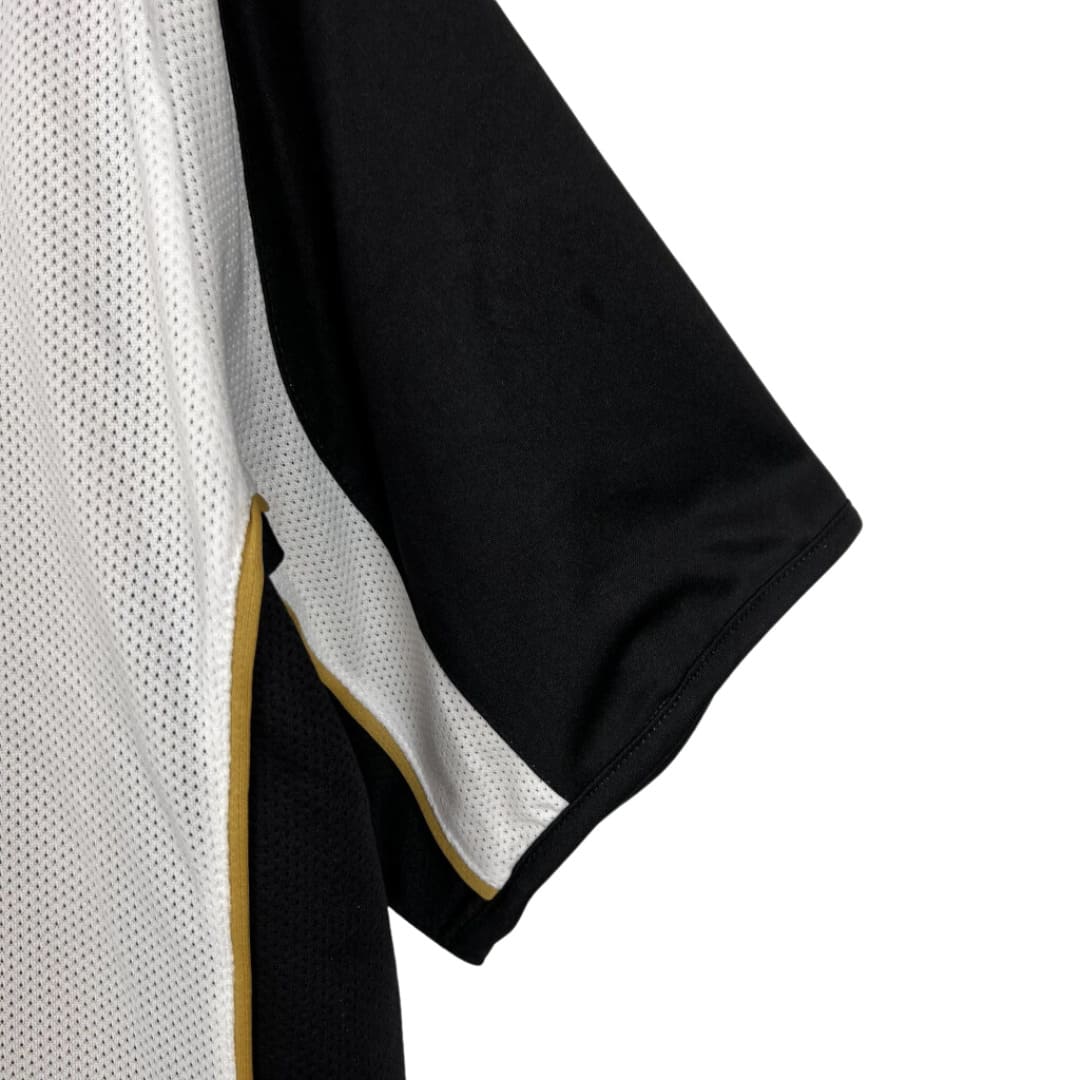 Camisa Retrô Dupla Face Manchester United 01/02 Edição Especial de 100 Anos - Torcedor Masculina - Branco ou Dourado