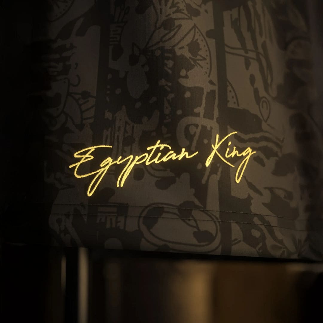 Camisa "Egyptian King" 25/26 - Salah #11 - Edição Especial - Torcedor Masculina - Preto e Dourado