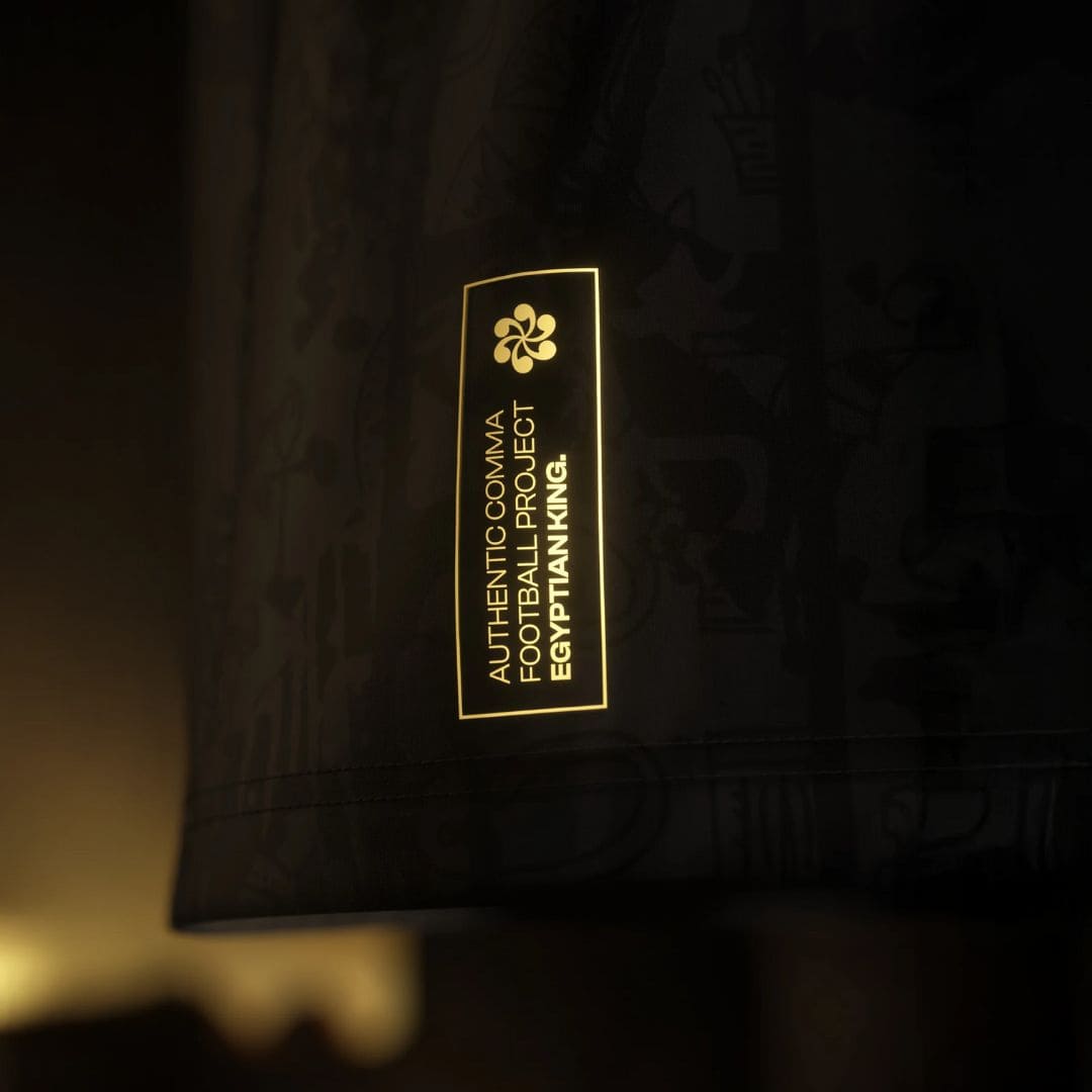 Camisa "Egyptian King" 25/26 - Salah #11 - Edição Especial - Torcedor Masculina - Preto e Dourado