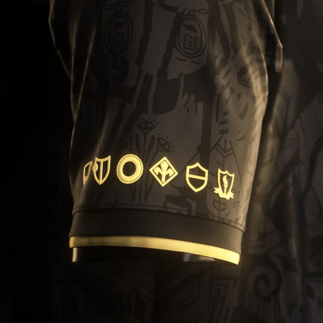 Camisa "Egyptian King" 25/26 - Salah #11 - Edição Especial - Torcedor Masculina - Preto e Dourado