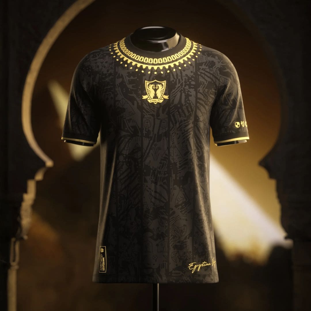 Camisa "Egyptian King" 25/26 - Salah #11 - Edição Especial - Torcedor Masculina - Preto e Dourado