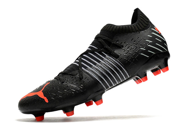 Chuteira de Campo Puma Future Z 1.1 FG - Preto e Vermelho - Manto Elegante