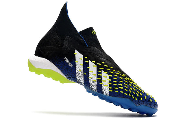 Chuteira de Society Adidas Predator Freak+ Superlative - Manto Elegante