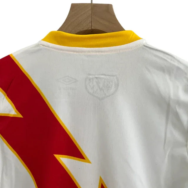 Conjunto Infantil Rayo Vallecano I (Home) 23/24 - Branco - Manto Elegante