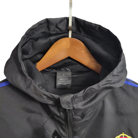 Jaqueta Corta-Vento Real Madrid 23/24 - Masculina - Preto - Manto Elegante
