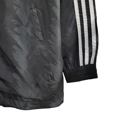 Jaqueta Corta-Vento Real Madrid 23/24 - Masculina - Preto e Branco - Manto Elegante