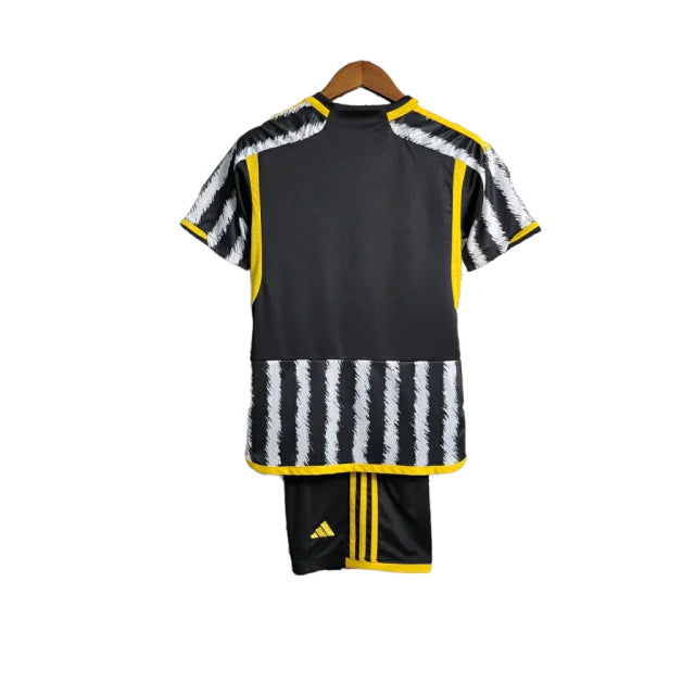 Conjunto Infantil Juventus I (Home) 23/24 - Preto e Branco