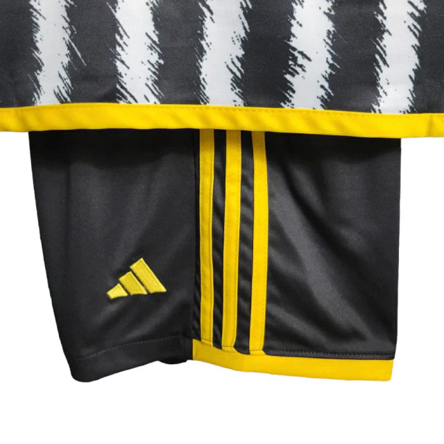 Conjunto Infantil Juventus I (Home) 23/24 - Preto e Branco