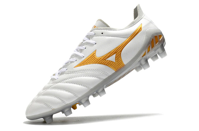 Chuteira de Campo Mizuno Morelia Neo Branca e Dourada - Manto Elegante
