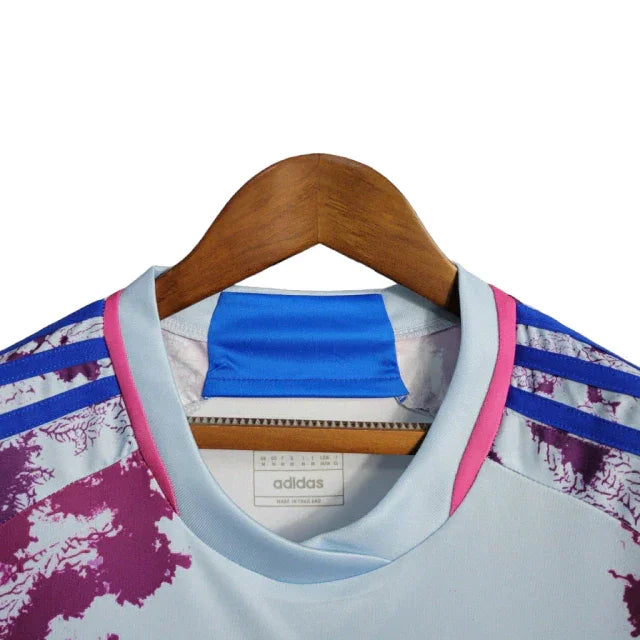 Camisa Seleção da Espanha II (Away) 23/24 - Torcedor Feminina - Branco, Azul e Rosa - Manto Elegante