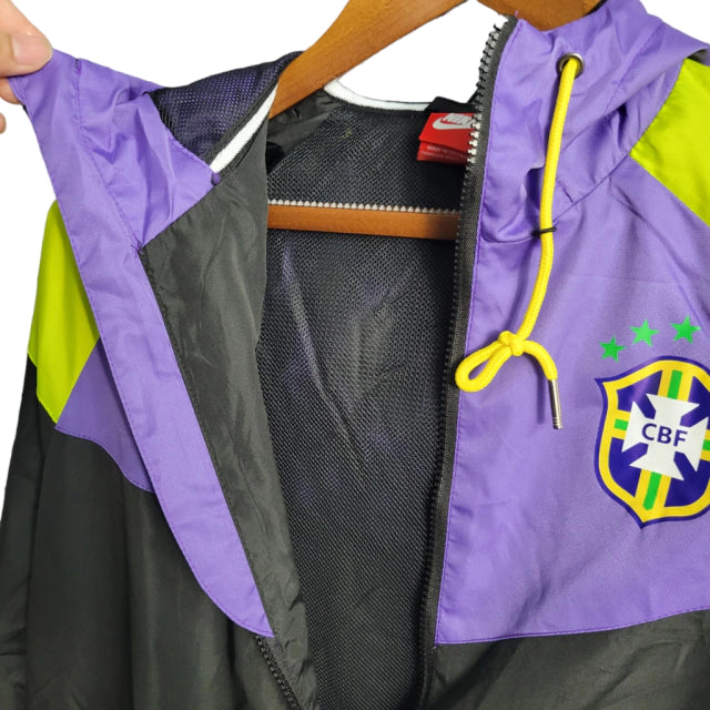 Jaqueta Corta-Vento Brasil 23/24 - Masculina - Preto, Roxo e Amarelo - Manto Elegante
