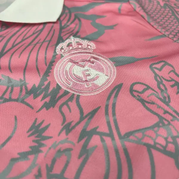 Camisa Real Madrid Edição Especial "Hello Kitty" 24/25 - Unissex - Rosa