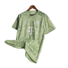 Camisa Bayern de Munique Edição Especial 23/24 - Torcedor Masculina - Verde - Manto Elegante