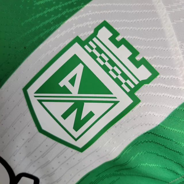 Camisa Atlético Nacional I (Home) 23/24 - Jogador Masculina - Branco e Verde - Manto Elegante