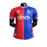 Camisa Crystal Palace I (Home) 23/24 - Jogador Masculina - Vermelho e Azul - Manto Elegante