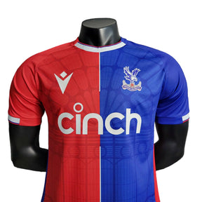 Camisa Crystal Palace I (Home) 23/24 - Jogador Masculina - Vermelho e Azul - Manto Elegante