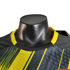 Camisa Watford I (Home) 23/24 - Jogador Masculina - Amarelo e Preto - Manto Elegante