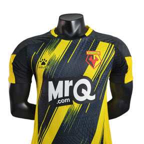 Camisa Watford I (Home) 23/24 - Jogador Masculina - Amarelo e Preto - Manto Elegante