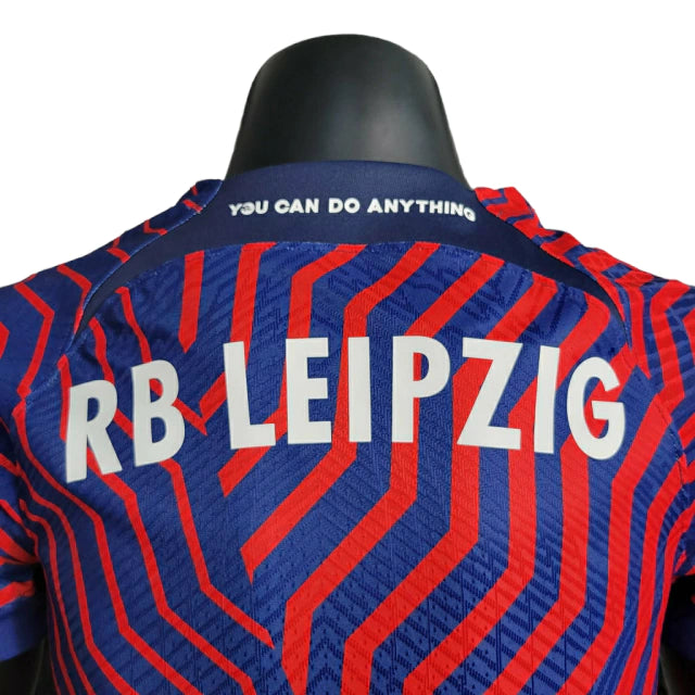 Camisa RB Leipzig II (Away) 23/24 - Jogador Masculina - Azul e Vermelho - Manto Elegante