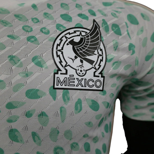 Camisa Seleção do México III (Third) 23/24 - Jogador Masculina - Branco e Verde - Manto Elegante