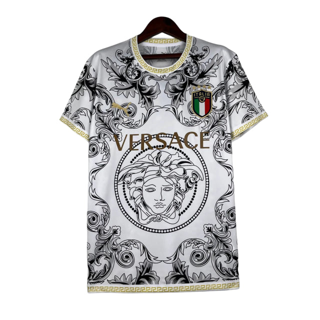 Camisa Seleção da Itália Edição Especial Versace 23/24 - Torcedor Masculina - Branco e Dourado - Manto Elegante