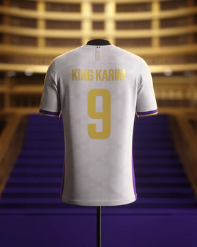 Camisa "Legends Of Madrid" 24/25 - Benzema #9 KING KARIM - Edição Especial Trio BBC - Torcedor Masculina - Branco