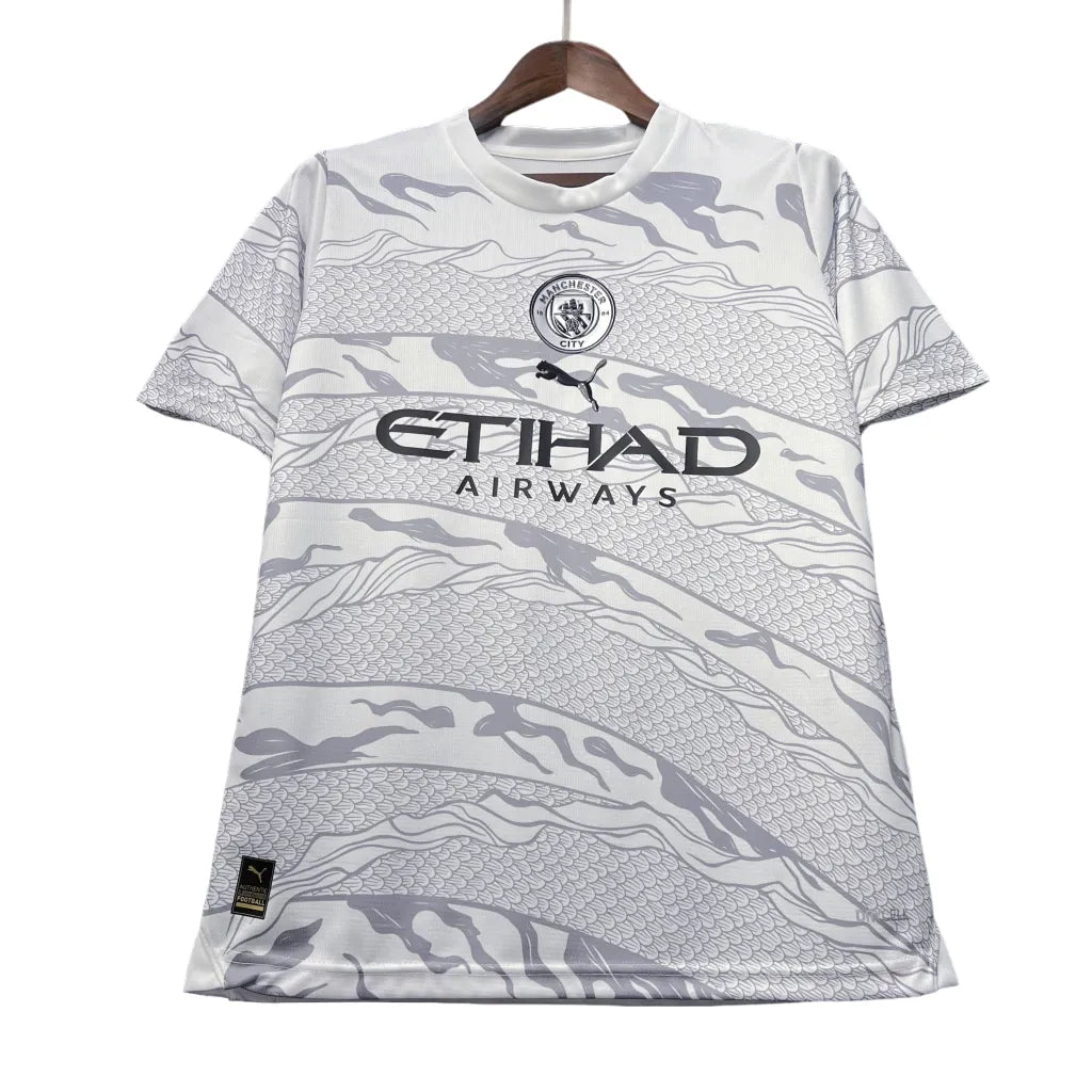 Camisa Manchester City "Ano do Dragão de Madeira" 24/25 - Torcedor Masculina - Cinza - Manto Elegante