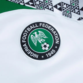 Camisa Seleção da Nigéria II (Away) 2022 - Torcedor Masculina - Branco e Verde - Manto Elegante