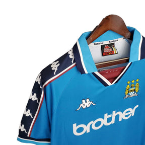 Camisa Retrô Manchester City I (Home) 1997 - Torcedor Masculina - Azul - Manto Elegante