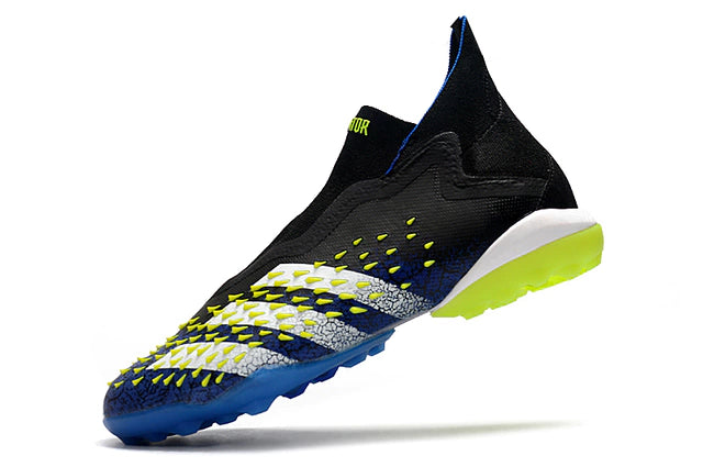 Chuteira de Society Adidas Predator Freak+ Superlative - Manto Elegante