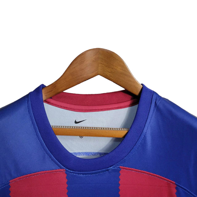 Camisa Barcelona I (Home) 23/24 - Torcedor Feminina - Vermelho e Azul - Manto Elegante